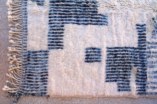 Beni Mrirt rug, Blue Moroccan rug, Handmade wool rug, Teppich, Moroccan shag rug, Blue and white rug, Moroccan rug 4 x 6 ft